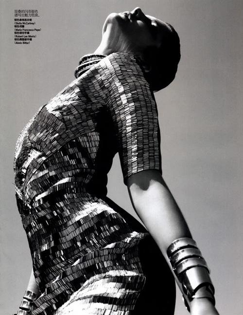 Голая Энико Михалик (Eniko Mihalik) для Vogue China (эротические фото)