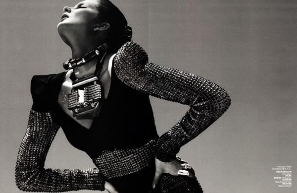 Голая Энико Михалик (Eniko Mihalik) для Vogue China (эротические фото)