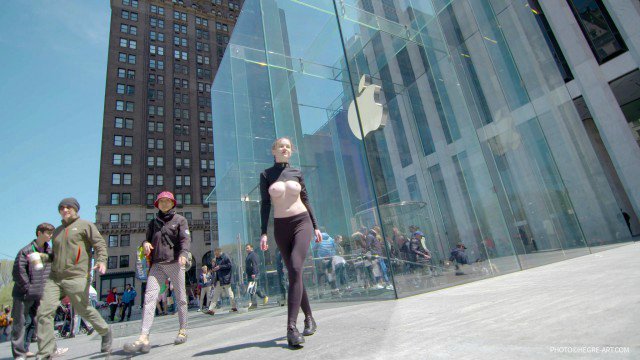 Emily Bloom. Свободу сиськам! Emily Bloom. Свободу сиськам!