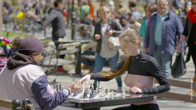 Emily Bloom. Свободу сиськам! Emily Bloom. Свободу сиськам!