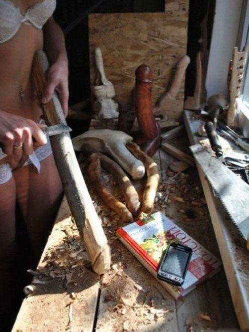 Эроприколы. Девушка сняла трусы перед снеговиком