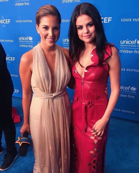 Селена Гомез и другие звезды на благотворительном мероприятии