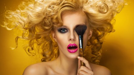 Сплошная экспрессия.....девушки на фото...