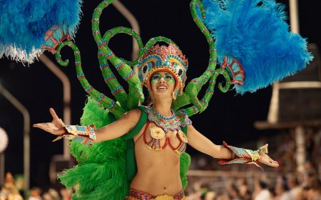 Сплошная экспрессия.....девушки на фото...