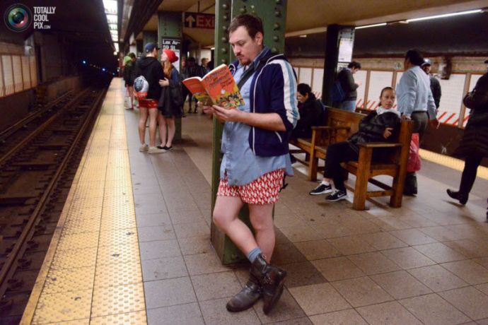 День в метро без штанов 2016