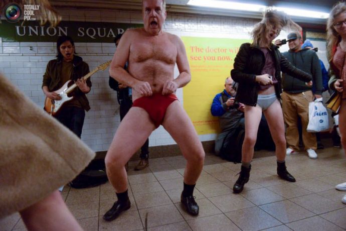 День в метро без штанов 2016