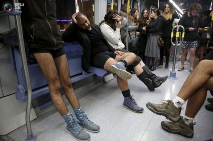 День в метро без штанов 2016