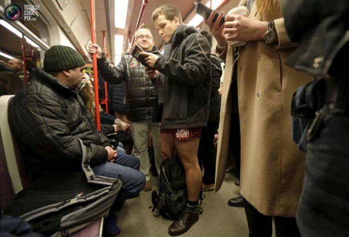 День в метро без штанов 2016