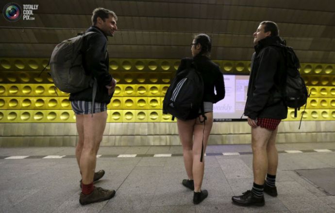 День в метро без штанов 2016