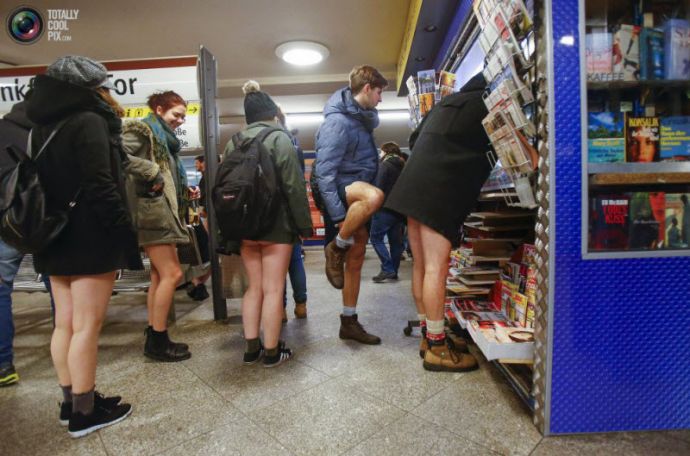 День в метро без штанов 2016