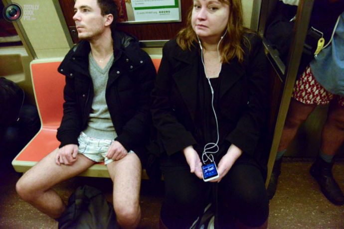 День в метро без штанов 2016