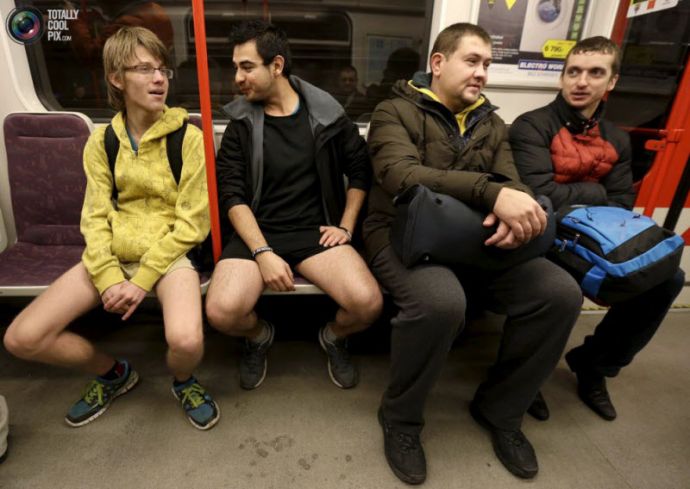 День в метро без штанов 2016