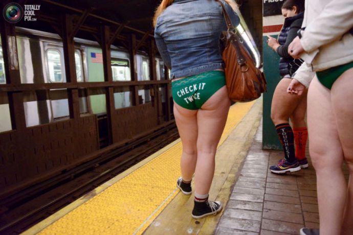 День в метро без штанов 2016