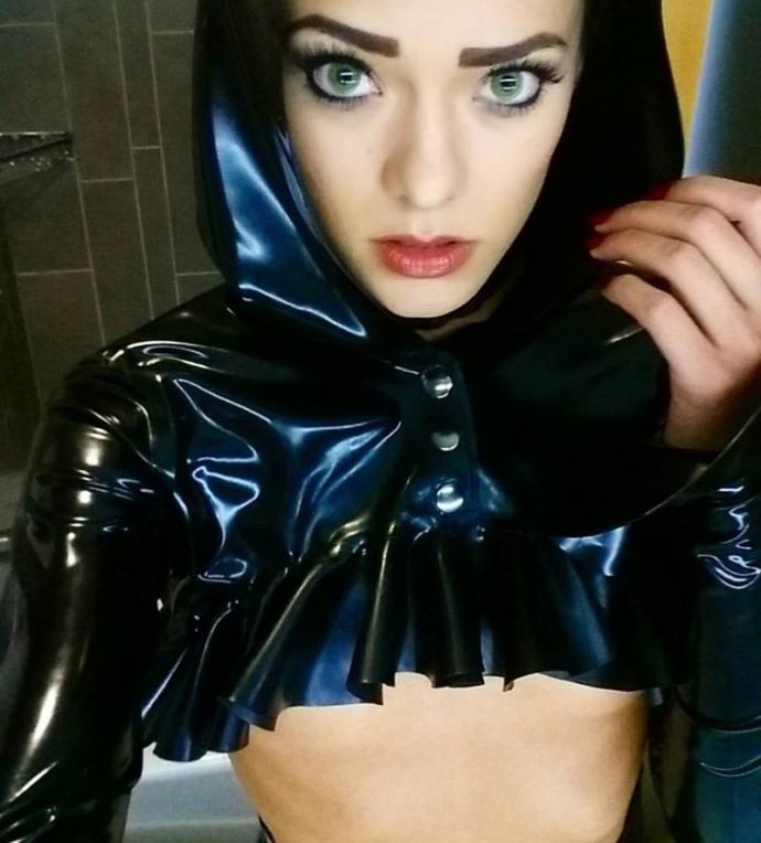 Джоани Бросас способна свести с ума любого ботана