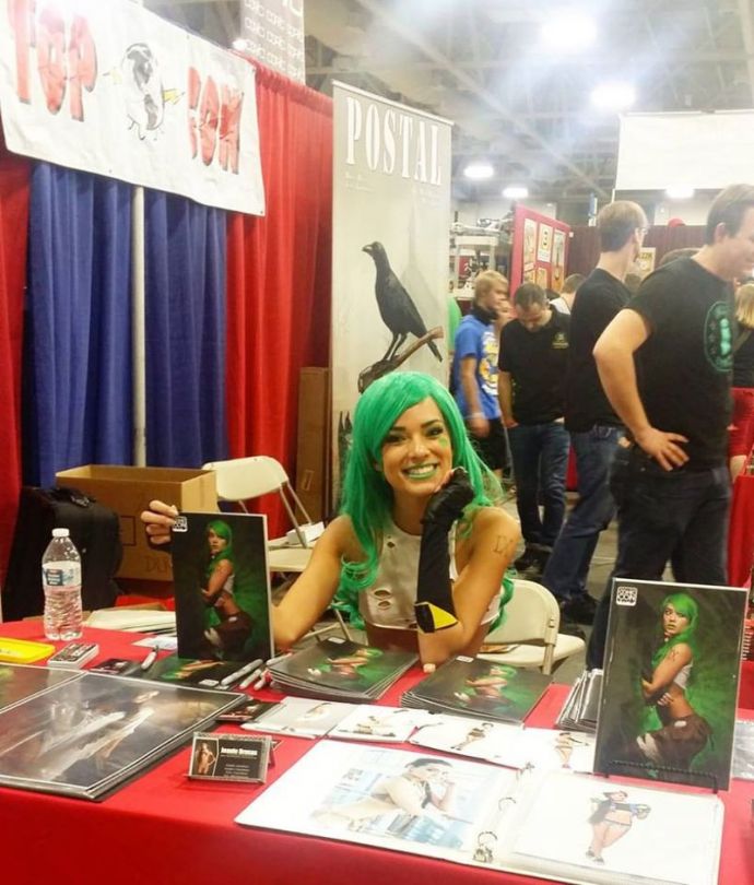 Джоани Бросас способна свести с ума любого ботана