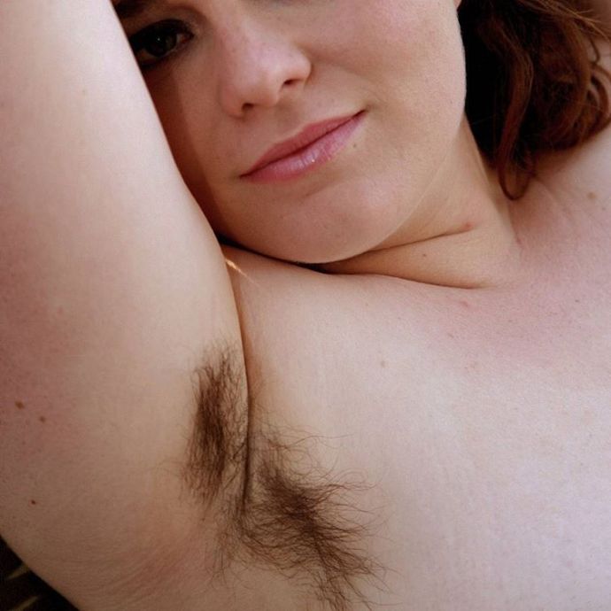 Сторонницы естественной растительности выставляют на поках свои лохматые подмышки