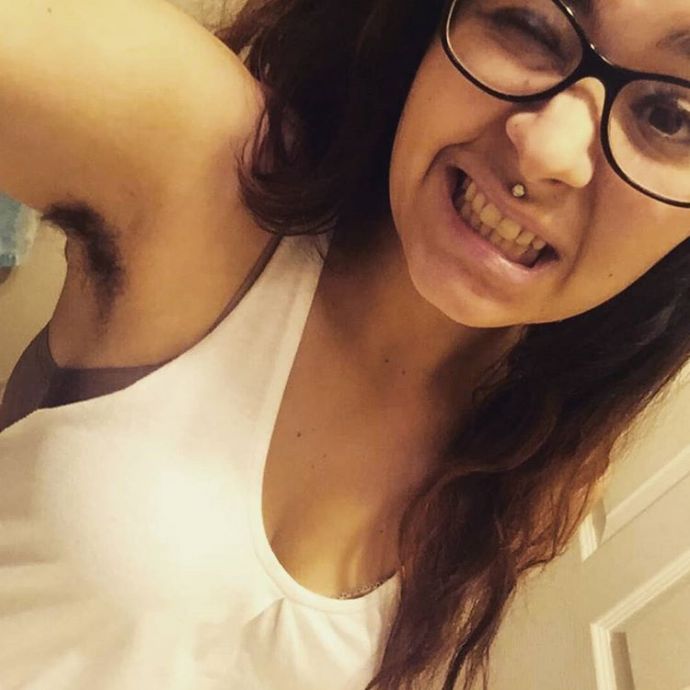 Сторонницы естественной растительности выставляют на поках свои лохматые подмышки