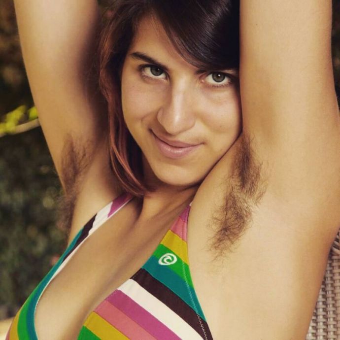 Сторонницы естественной растительности выставляют на поках свои лохматые подмышки