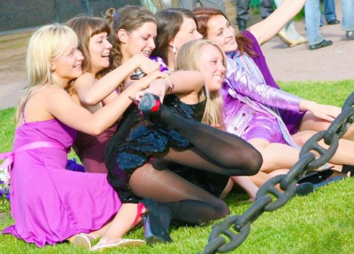 Засветы девушек в нужный момент и в пикантном ракурсе