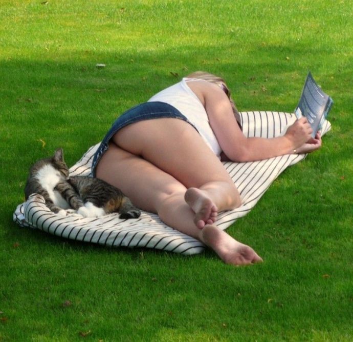 Засветы девушек в нужный момент и в пикантном ракурсе