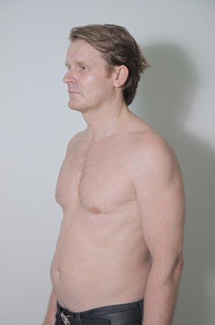 Как 47-летний мужик, всаживающий ежедневно три бутылки вина, стал моделью нижнего белья