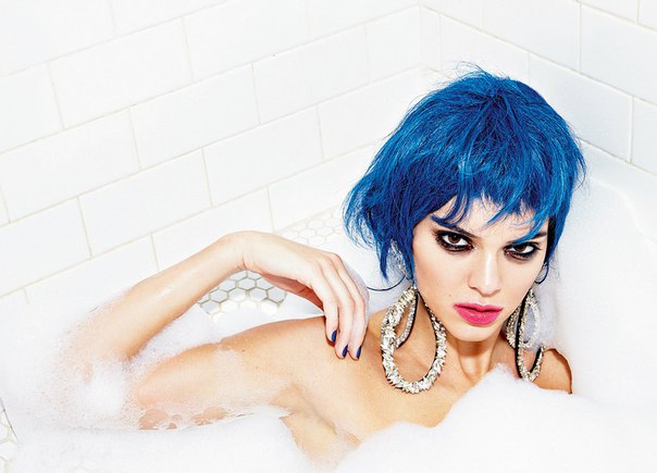 Кендалл Дженнер для весенне/летнего номера журнала «Love»