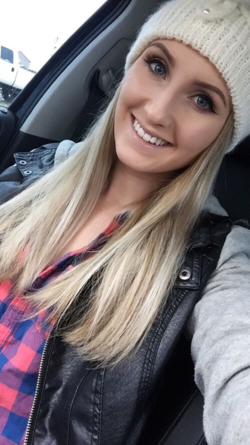 Модницы в шапках