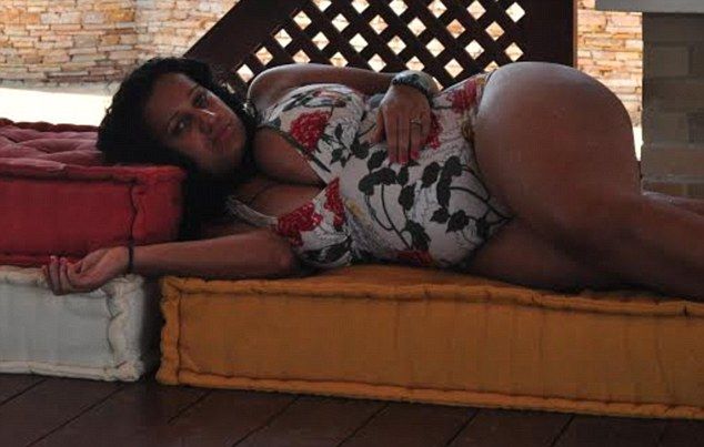 Мужика не порадовал даже упругий живот жены, когда у нее пропали огромные титьки Мужика не порадовал даже упругий живот жены, когда у нее пропали огромные титьки