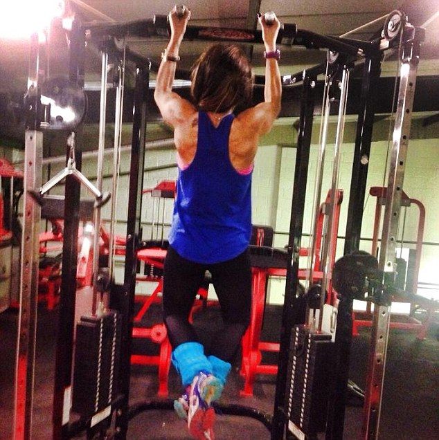 Мужика не порадовал даже упругий живот жены, когда у нее пропали огромные титьки Мужика не порадовал даже упругий живот жены, когда у нее пропали огромные титьки