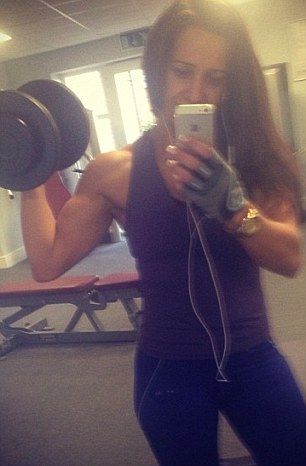 Мужика не порадовал даже упругий живот жены, когда у нее пропали огромные титьки Мужика не порадовал даже упругий живот жены, когда у нее пропали огромные титьки