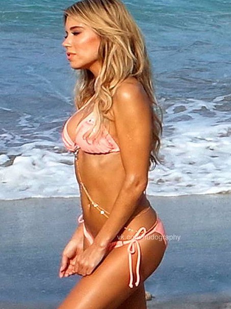 Сильвия Мейс (Sylvie Meis) в купальниках Hunkemoller