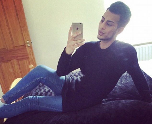 Слишком красивый селфи-король лупит самострелы каждый день