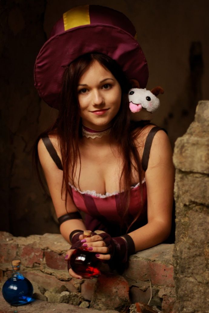 Девушки и косплей