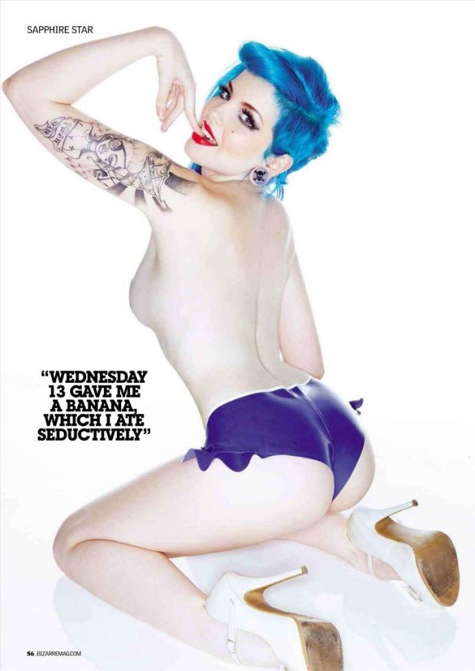 Модель года Amie Conradine - Bizarre Christmas 2011 UK Special Edition