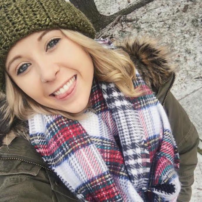 Модницы в шапках