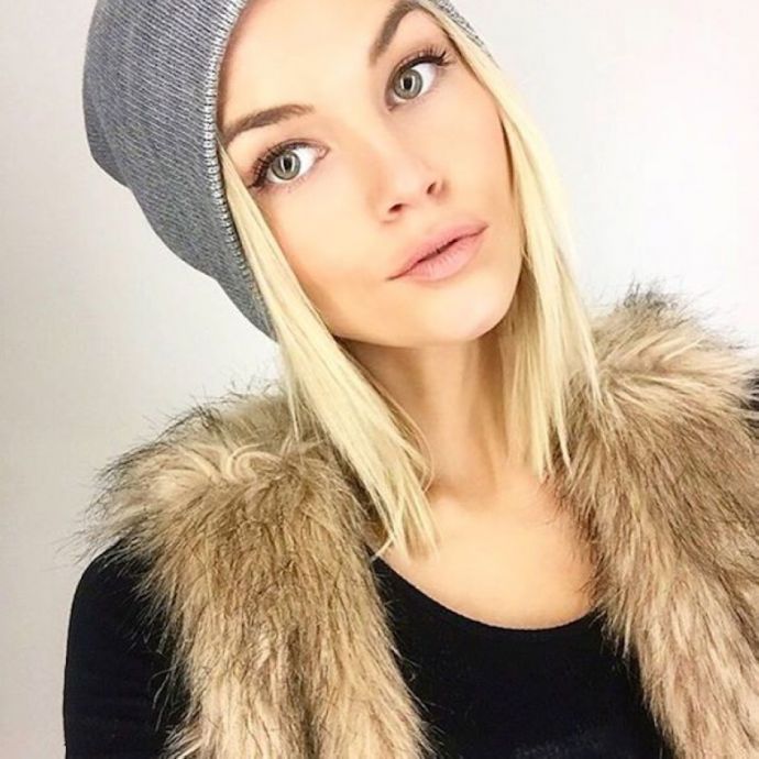 Модницы в шапках