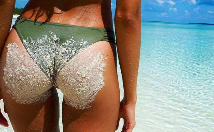 Натали Розер в купальнике