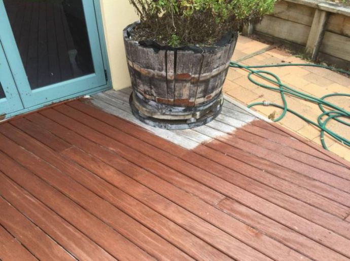 Селфи девушек на работе (30 фото)