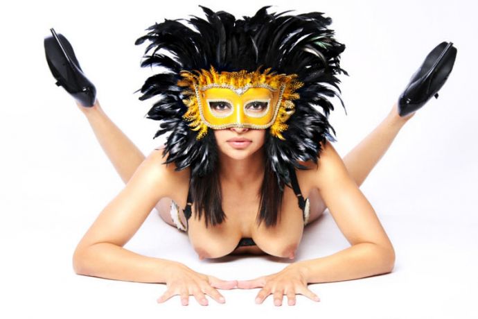 Скрасим будни эротикой