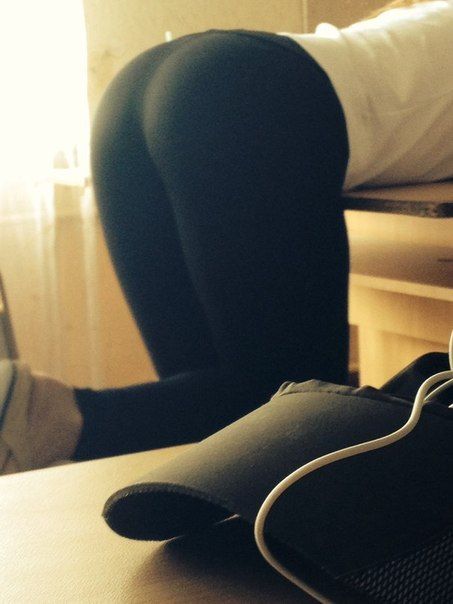 Упругие попы одногруппниц - единственное, что радует студента первого курса Упругие попы одногруппниц - единственное, что радует студента первого курса