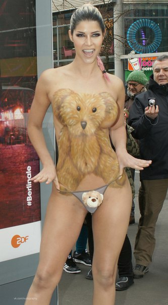 Боди-арт Микаэлы Шефер (Micaela Schaefer) - промо Berlinale (февраль 2016) ...