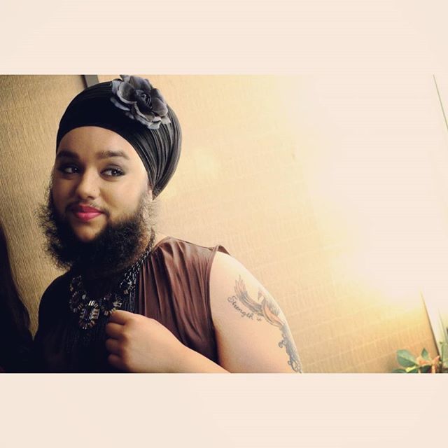 Бородатая девушка - новый эталон красоты в мире моды Бородатая девушка - новый эталон красоты в мире моды