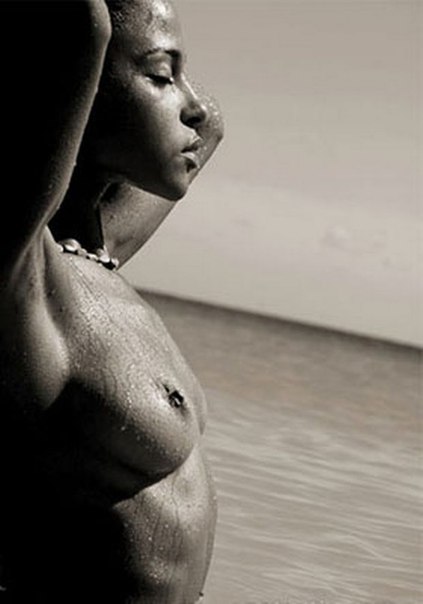 Мэгалин Эчиканвоке (Megalyn Echikunwoke) топлес