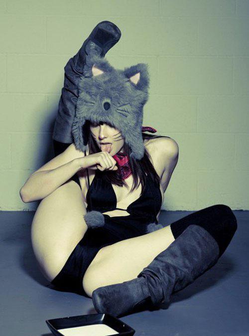 Очень жирная жопа на бильярдном столе - Эроприколы