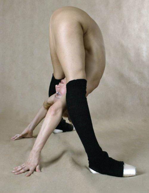 Очень жирная жопа на бильярдном столе - Эроприколы