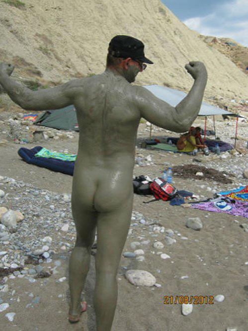 Показала жопу всему пляжу - Эроприколы