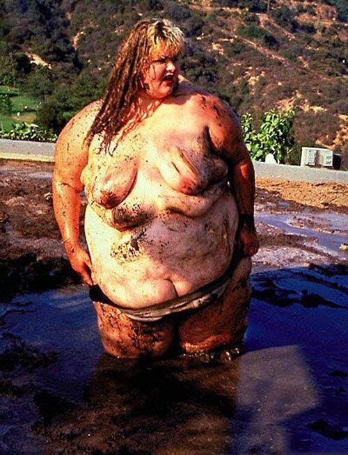 Сиськи, которые отвисли до колен - Эроприколы