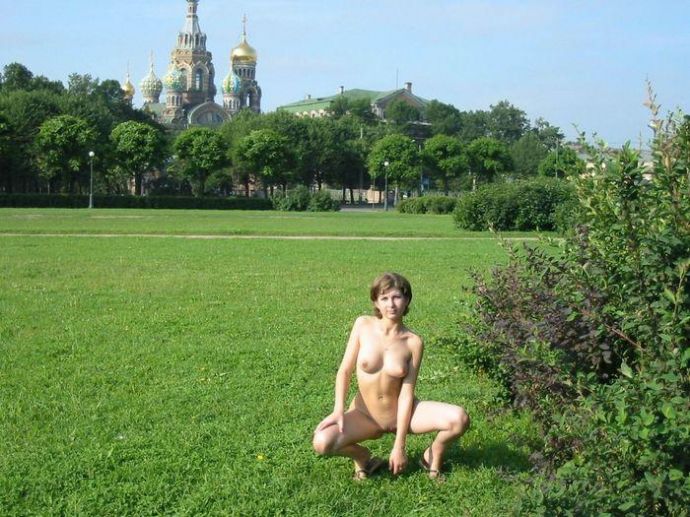 Смотреть онлайн эротику на улице.