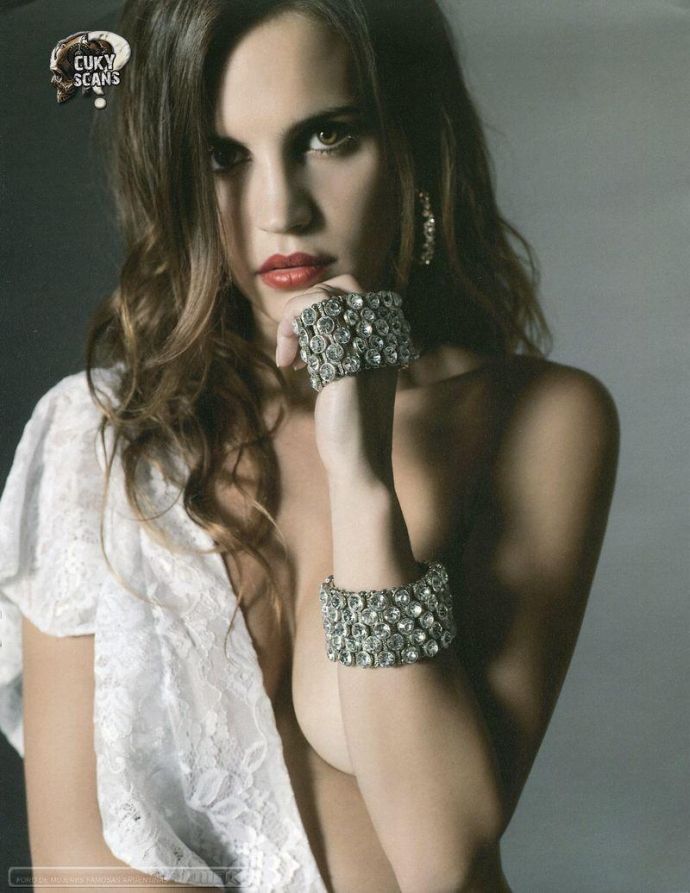 Откровенная Sabrina Garciarena - SH December 2011 (12-2011) Argentina