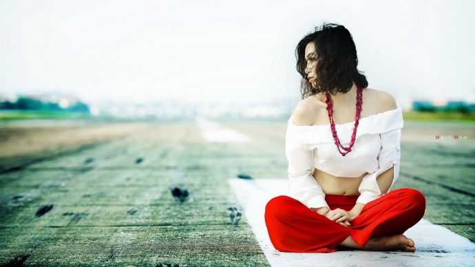 Обои yoga, girl, sexy, street на рабочий стол - картинки с раздела Девушки